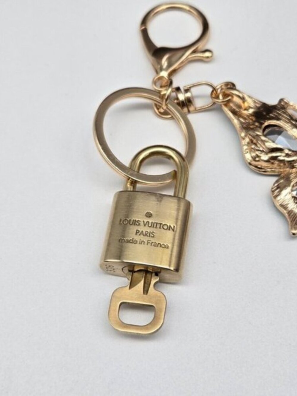 LV Gold Padlock 🔑 Authentic Louis Vuitton Charm + Unbranded Butterfly Keychain - Picture 9 of 9